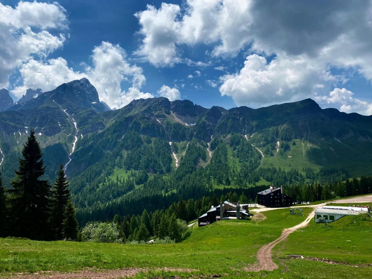 Il Covo Dello Sciatore Falcade Exteriör bild